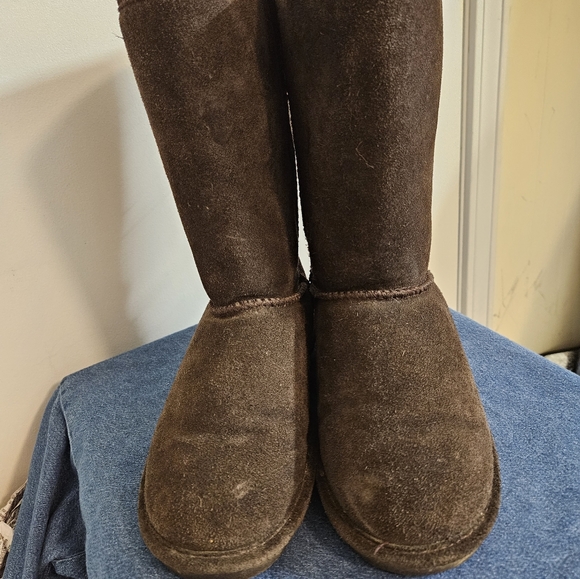 Bearpaw Chocolate Suede Boot Wool-lined - Picture 4 of 13